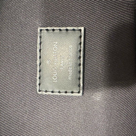 Louis Vuitton Bag - Picture 6 of 7